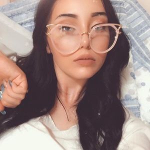 ISO: style number for zenni glasses worn by Deavan 90 Day Fiancé